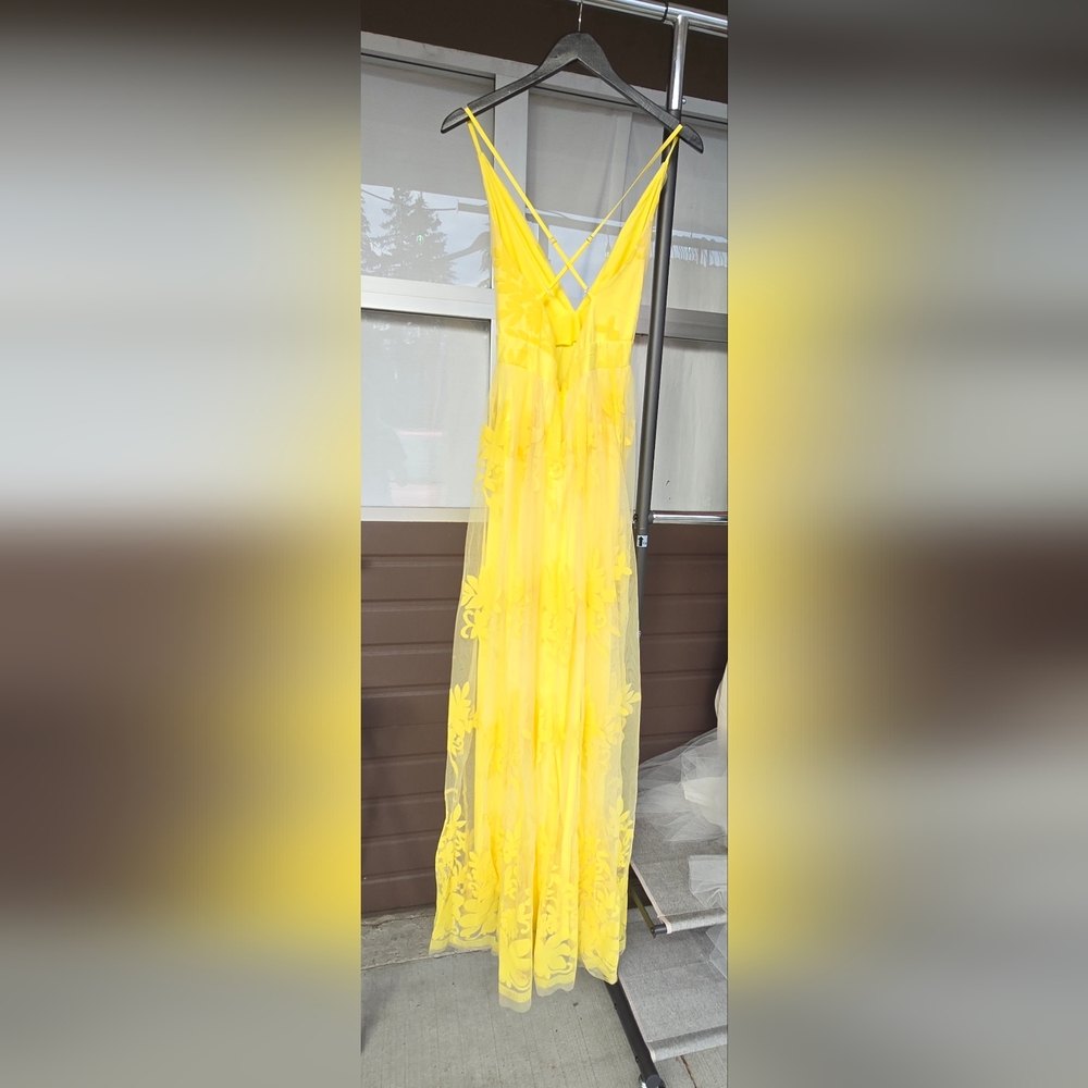 Luxell yellow lace floral Tulle Maxi Dress